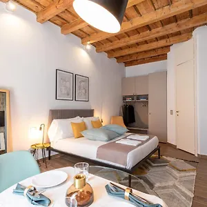 Apartment Beplace In Magenta, Mailand